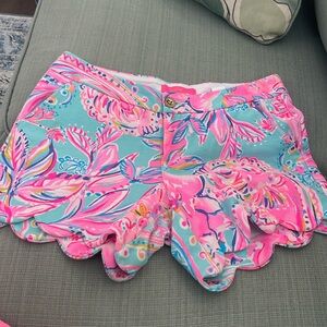 Lilly Pulitzer scalloped shorts size 6